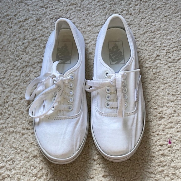 Vans Shoes - Sale! Vans White Shoes